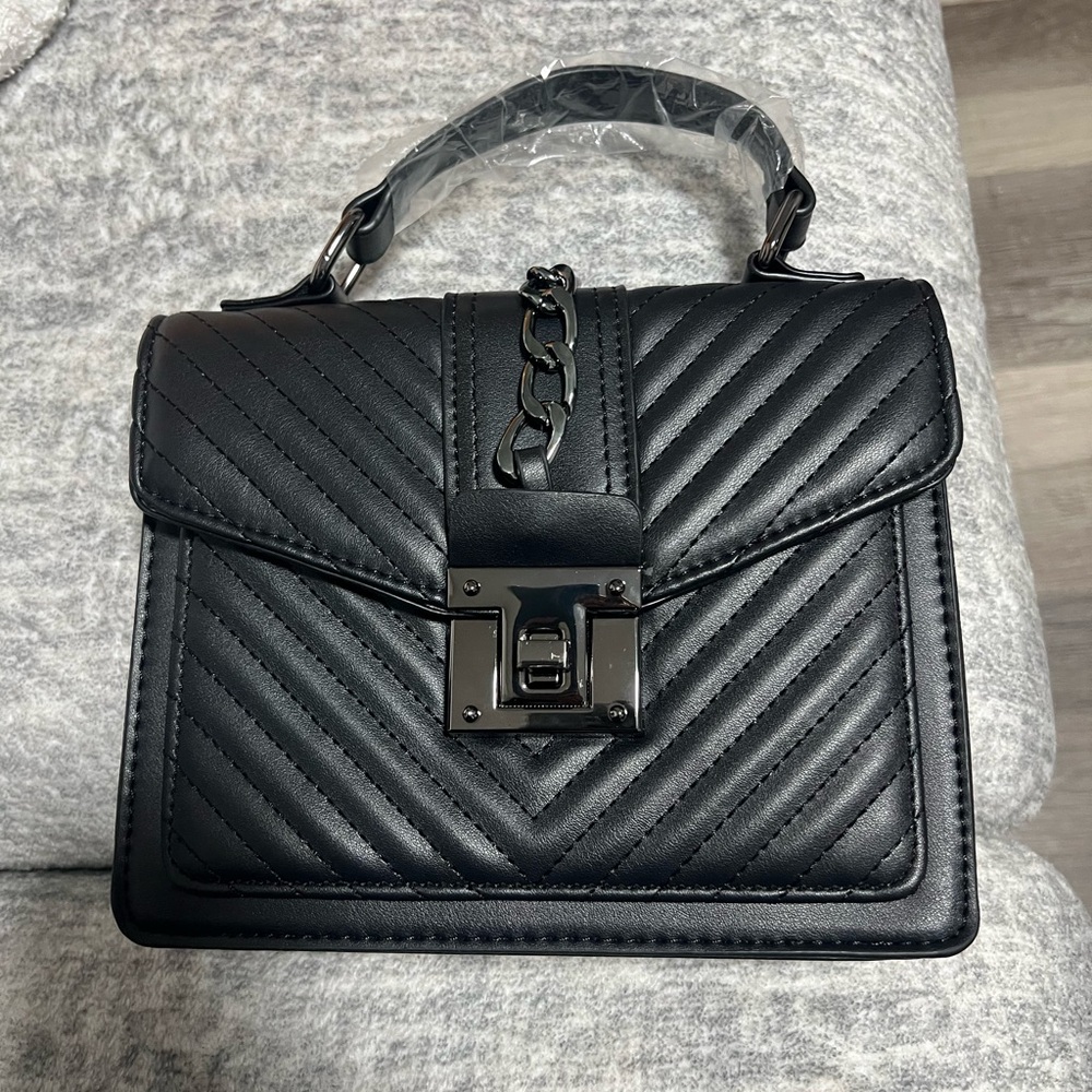 Elegant Black Quilted Handbag